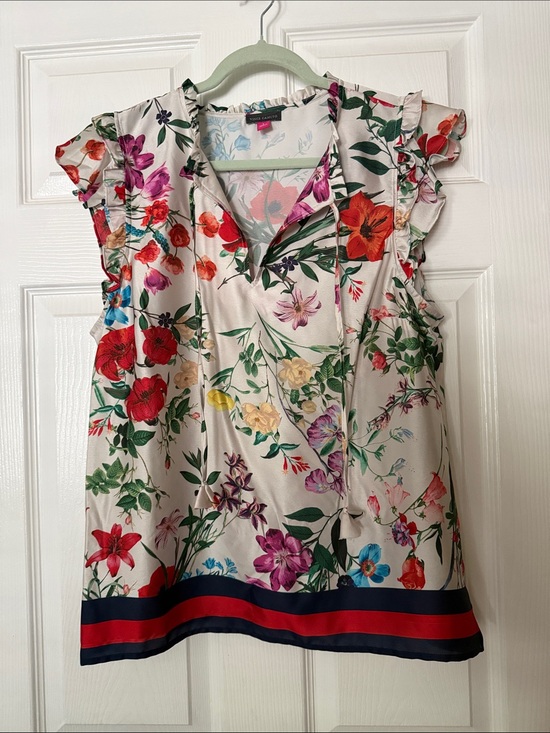 Vince Camuto Tops - Vince Camuto White Floral Blouse